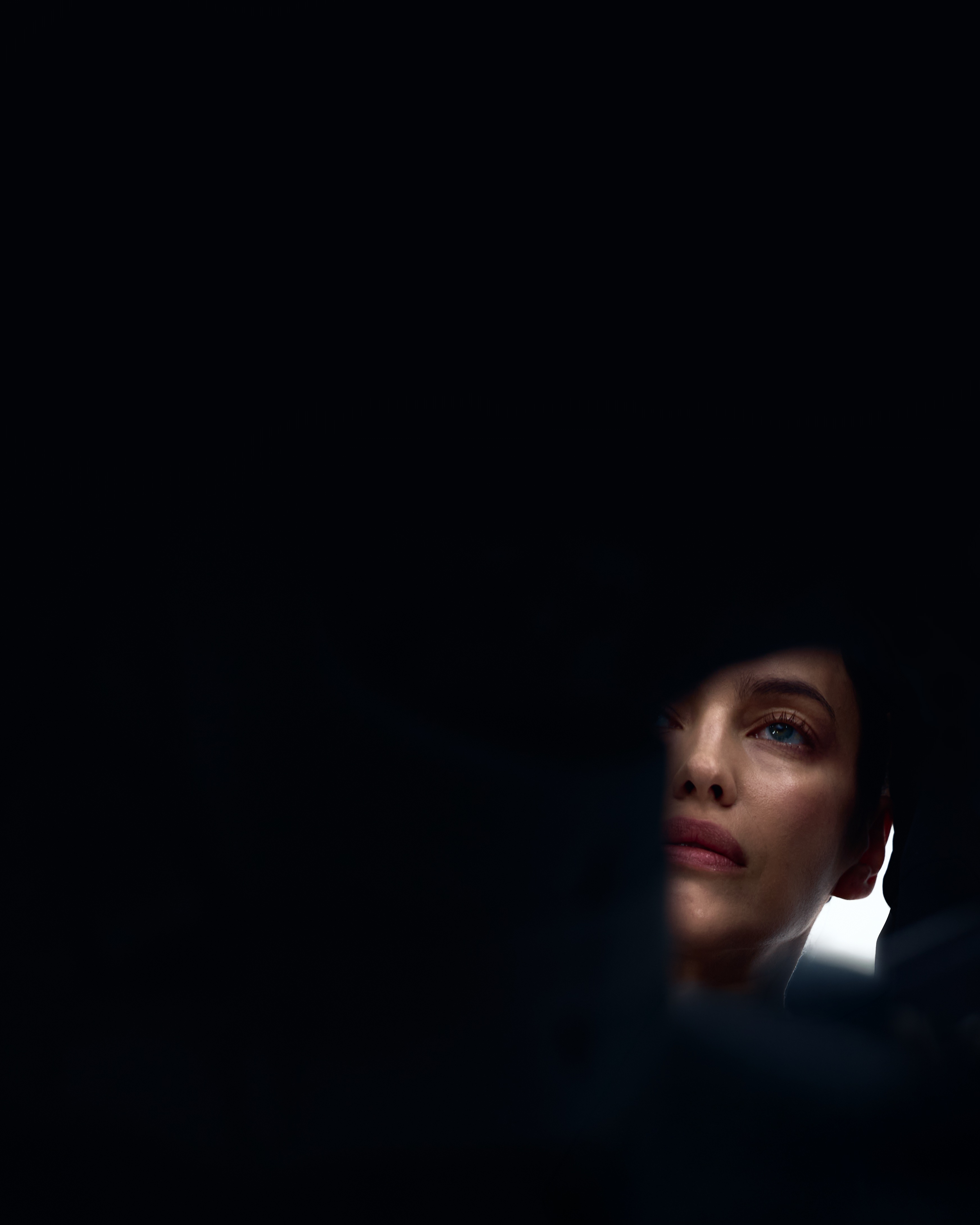 BLUMARINE_IRINA_SHAYK_05_compressed.jpg